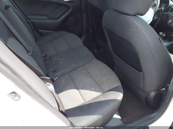 KNAFX4A64G5542177 2016 KIA FORTE - Image 8