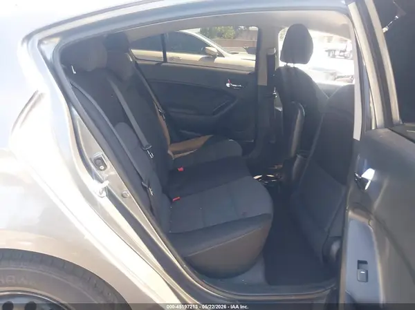 KNAFX4A64G5549162 2016 KIA FORTE - Image 8