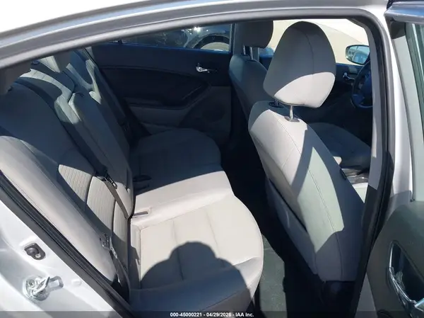 KNAFX4A64G5549565 2016 KIA FORTE - Image 8