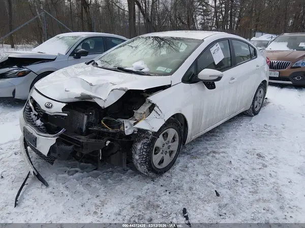 KNAFX4A64G5559965 2016 KIA FORTE - Image 2