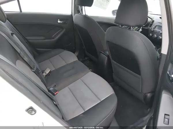 KNAFX4A64G5559965 2016 KIA FORTE - Image 8