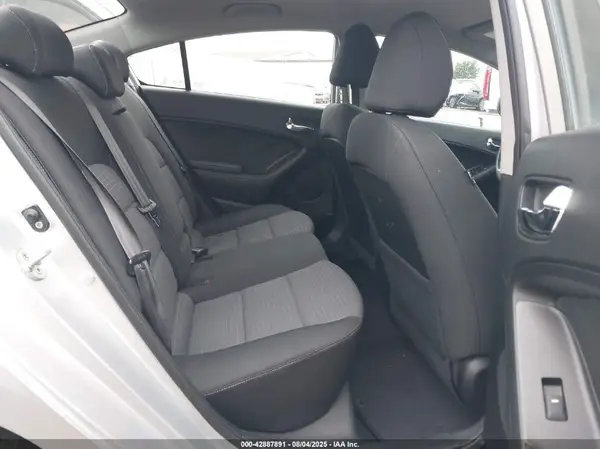 KNAFX4A64G5575308 2016 KIA FORTE - Image 8