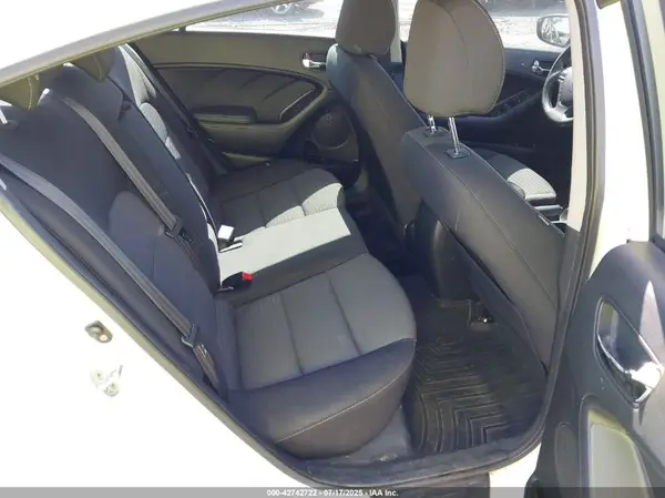 KNAFX4A64G5575387 2016 KIA FORTE - Image 8