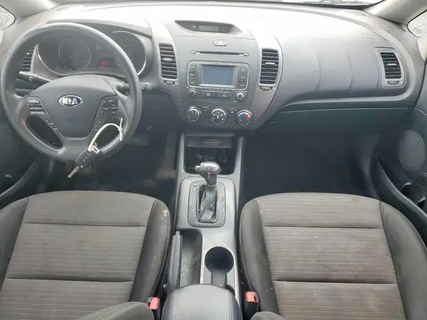KNAFX4A64G5584252 2016 KIA FORTE - Image 8