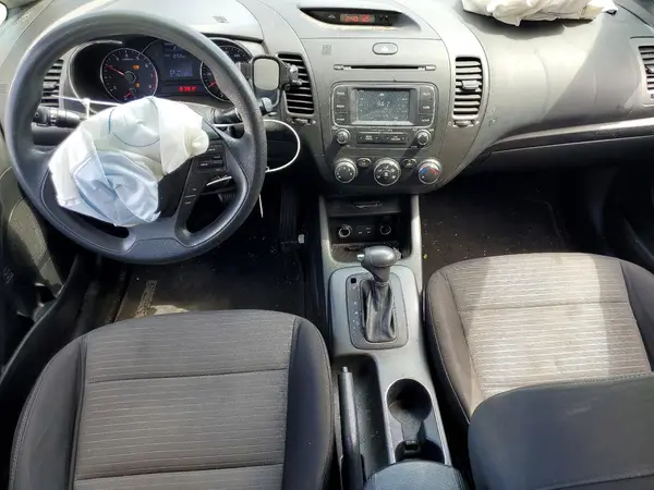KNAFX4A64G5590598 2016 KIA FORTE - Image 8