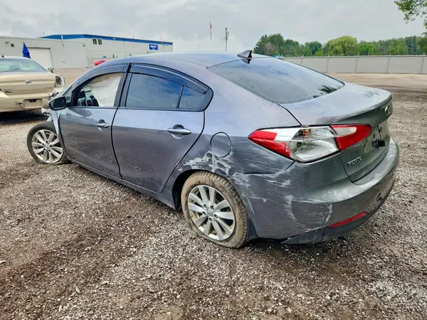 KNAFX4A64G5595462 2016 KIA FORTE - Image 2