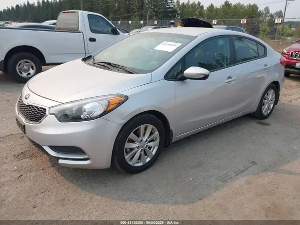 KNAFX4A64G5609506 2016 KIA FORTE - Image 2