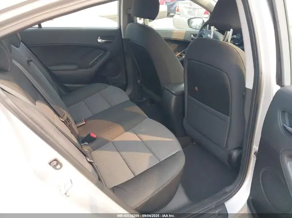 KNAFX4A64G5609506 2016 KIA FORTE - Image 8