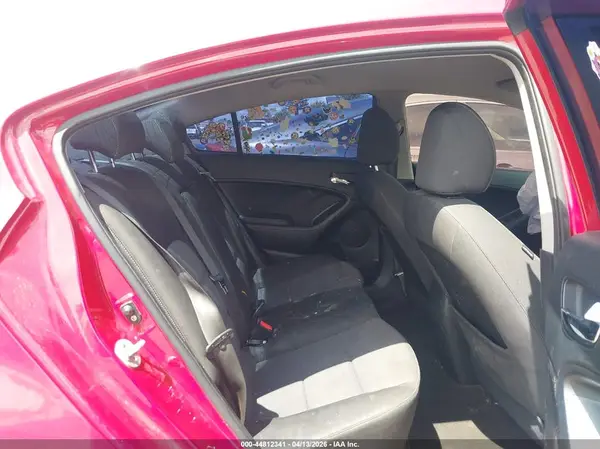 KNAFX4A65G5437700 2016 KIA FORTE - Image 8