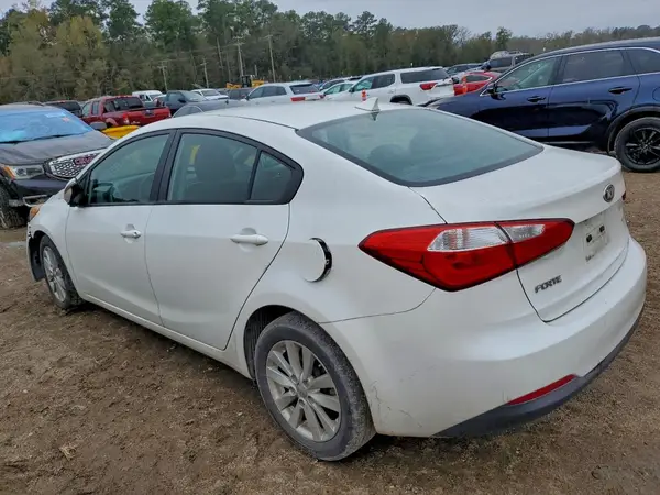 KNAFX4A65G5470325 2016 KIA FORTE - Image 2