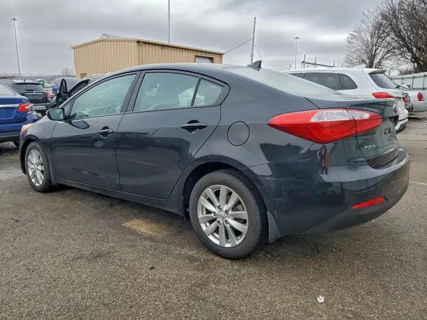 KNAFX4A65G5476643 2016 KIA FORTE - Image 2