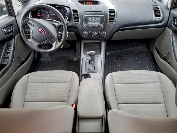 KNAFX4A65G5476643 2016 KIA FORTE - Image 8
