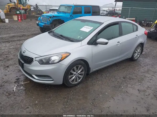 KNAFX4A65G5477498 2016 KIA FORTE - Image 2
