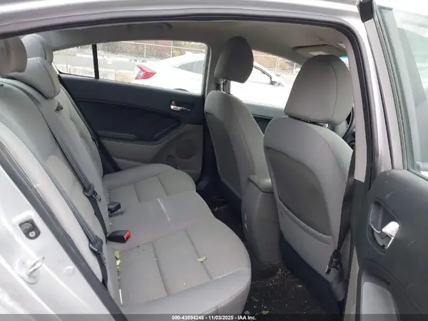 KNAFX4A65G5497539 2016 KIA FORTE - Image 8