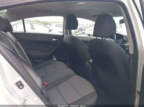 KNAFX4A65G5498299 2016 KIA FORTE - Image 8
