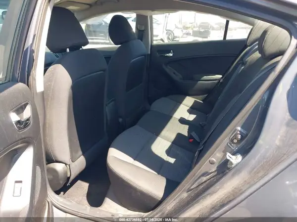 KNAFX4A65G5507972 2016 KIA FORTE - Image 8