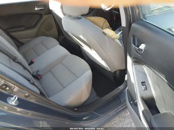 KNAFX4A65G5523640 2016 KIA FORTE - Image 8