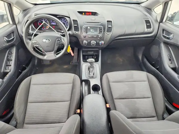 KNAFX4A65G5527347 2016 KIA FORTE - Image 8
