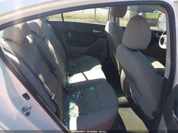 KNAFX4A65G5528093 2016 KIA FORTE - Image 8