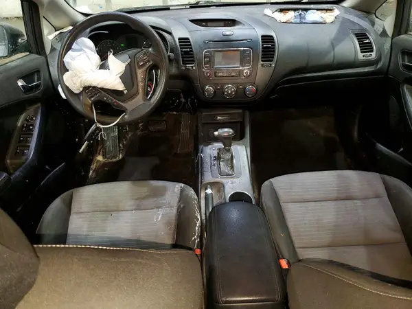 KNAFX4A65G5537652 2016 KIA FORTE - Image 8