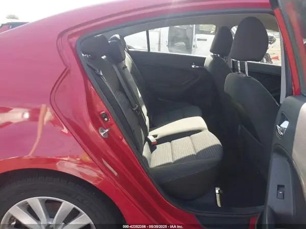 KNAFX4A65G5542771 2016 KIA FORTE - Image 8