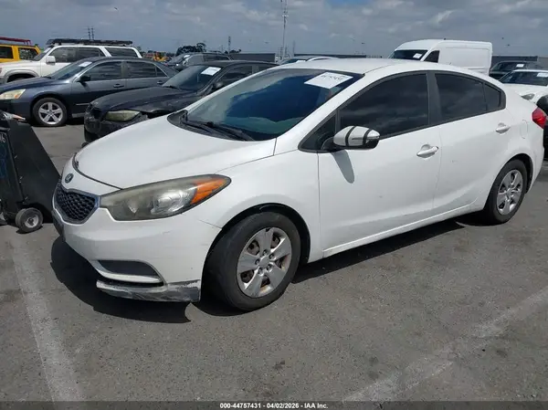 KNAFX4A65G5549400 2016 KIA FORTE - Image 2