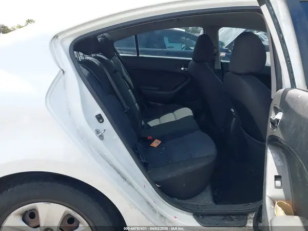 KNAFX4A65G5549400 2016 KIA FORTE - Image 8