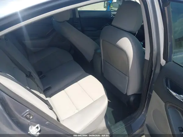KNAFX4A65G5551678 2016 KIA FORTE - Image 8