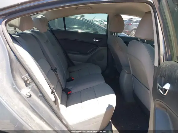 KNAFX4A65G5553916 2016 KIA FORTE - Image 8