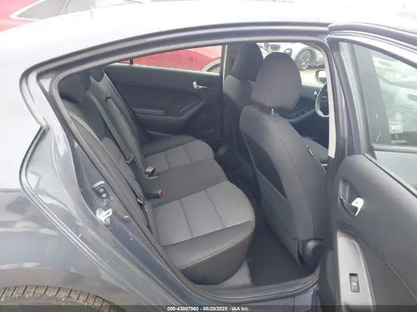 KNAFX4A65G5554838 2016 KIA FORTE - Image 8