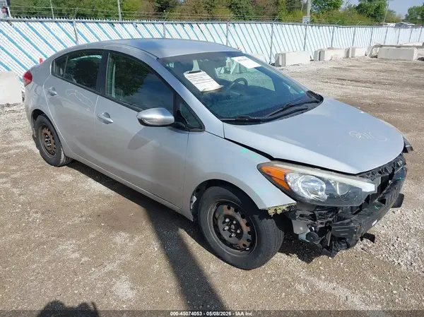 KNAFX4A65G5555813 2016 KIA FORTE - Image 1