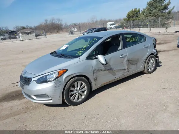 KNAFX4A65G5558193 2016 KIA FORTE - Image 2