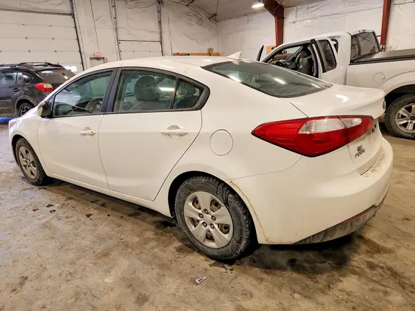 KNAFX4A65G5559408 2016 KIA FORTE - Image 2