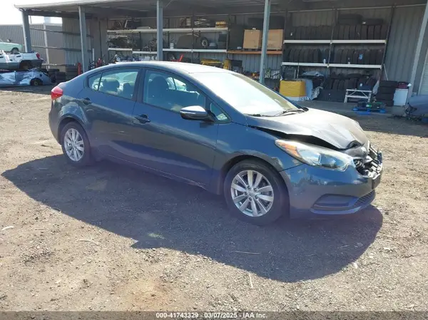 KNAFX4A65G5560171 2016 KIA FORTE - Image 1