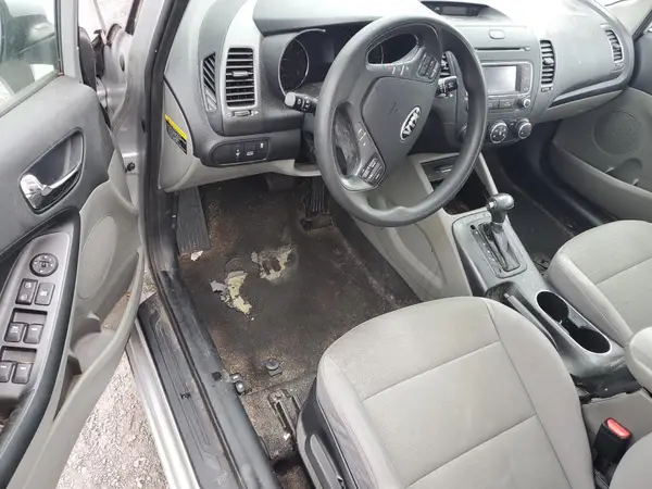 KNAFX4A65G5568982 2016 KIA FORTE - Image 8