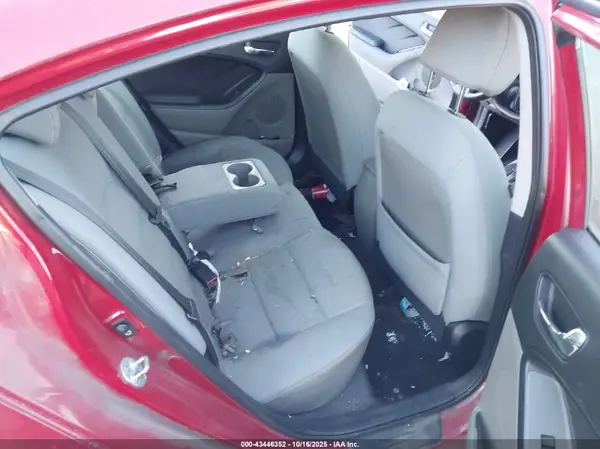 KNAFX4A65G5580209 2016 KIA FORTE - Image 8