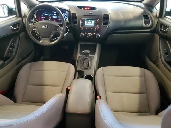 KNAFX4A65G5582171 2016 KIA FORTE - Image 8