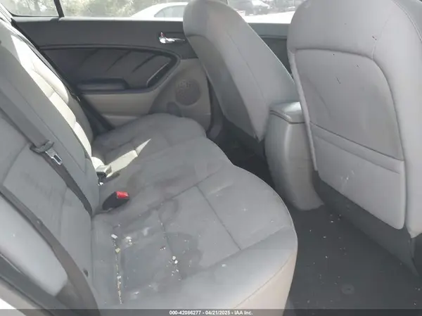 KNAFX4A65G5583272 2016 KIA FORTE - Image 8