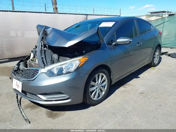 KNAFX4A65G5603925 2016 KIA FORTE - Image 2