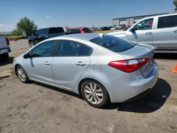 KNAFX4A65G5605853 2016 KIA FORTE - Image 2