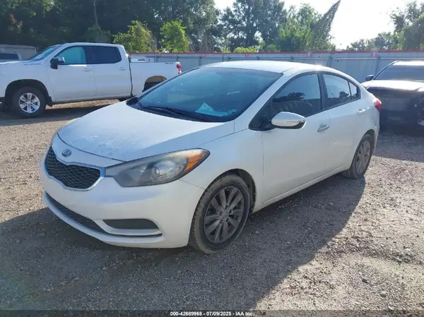 KNAFX4A65G5608011 2016 KIA FORTE - Image 2