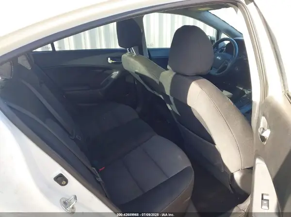 KNAFX4A65G5608011 2016 KIA FORTE - Image 8