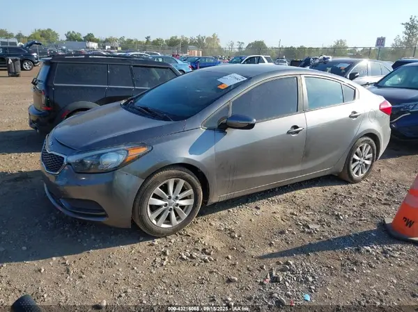 KNAFX4A65G5609188 2016 KIA FORTE - Image 2