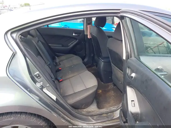 KNAFX4A66G5439178 2016 KIA FORTE - Image 8