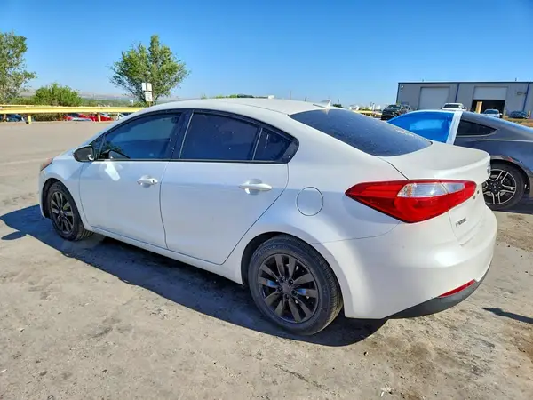 KNAFX4A66G5439939 2016 KIA FORTE - Image 2