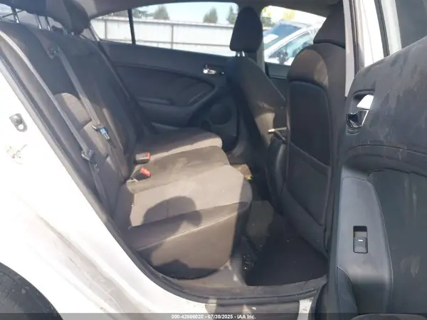 KNAFX4A66G5441786 2016 KIA FORTE - Image 8