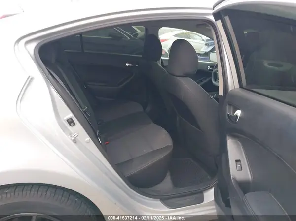 KNAFX4A66G5444347 2016 KIA FORTE - Image 8