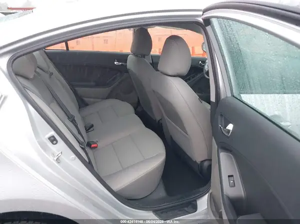 KNAFX4A66G5449712 2016 KIA FORTE - Image 8