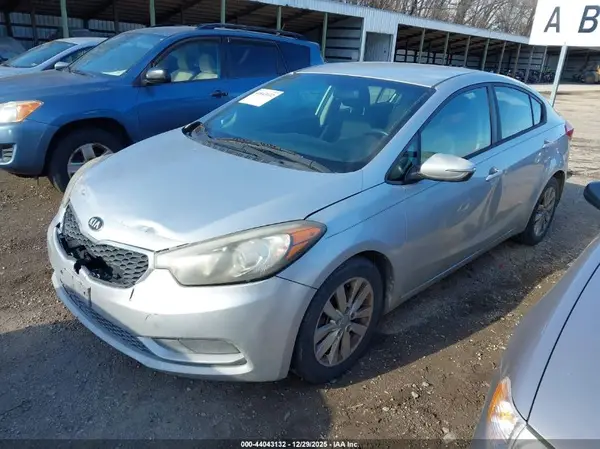 KNAFX4A66G5457468 2016 KIA FORTE - Image 2