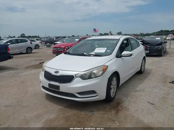 KNAFX4A66G5461374 2016 KIA FORTE - Image 2